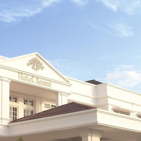 Ammi Cepu Hotel Buitenkant foto