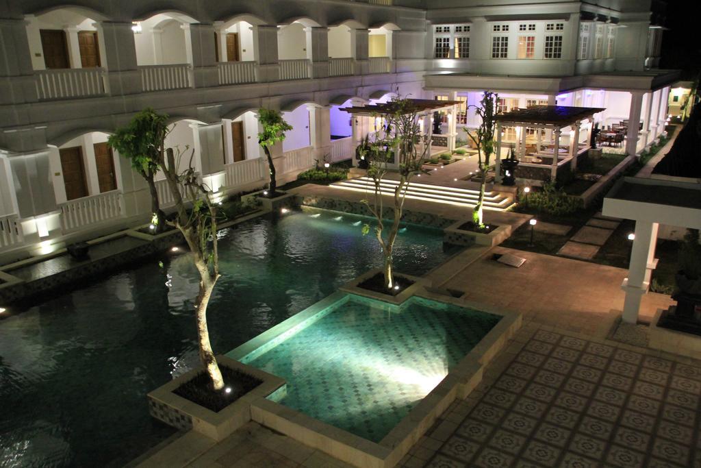 Ammi Cepu Hotel Buitenkant foto