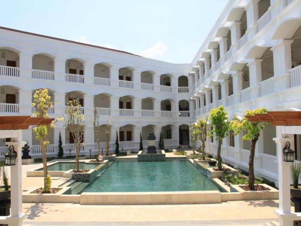 Ammi Cepu Hotel Buitenkant foto