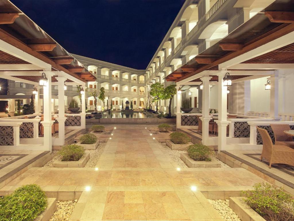 Ammi Cepu Hotel Buitenkant foto