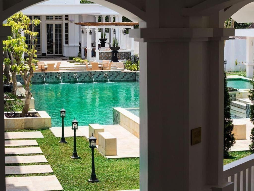 Ammi Cepu Hotel Buitenkant foto