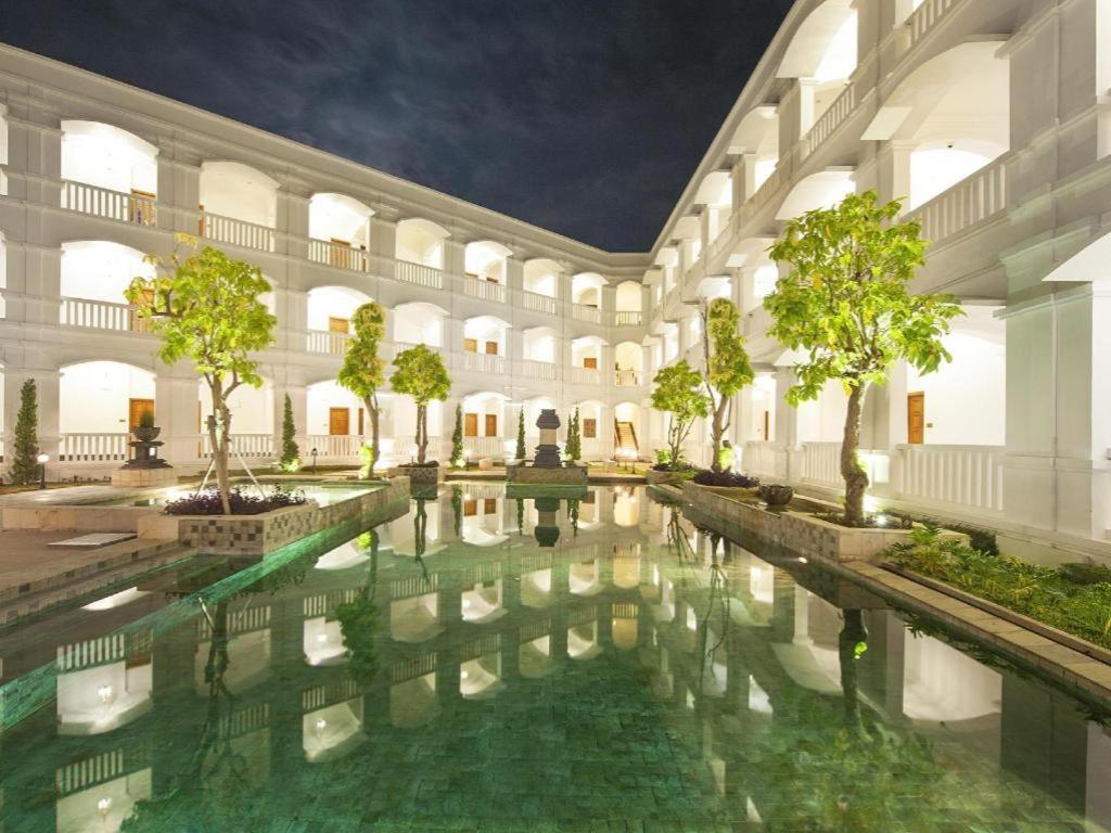 Ammi Cepu Hotel Buitenkant foto